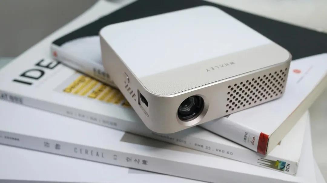 如何选择护眼投影仪,100寸电视和投影仪哪个好更护眼