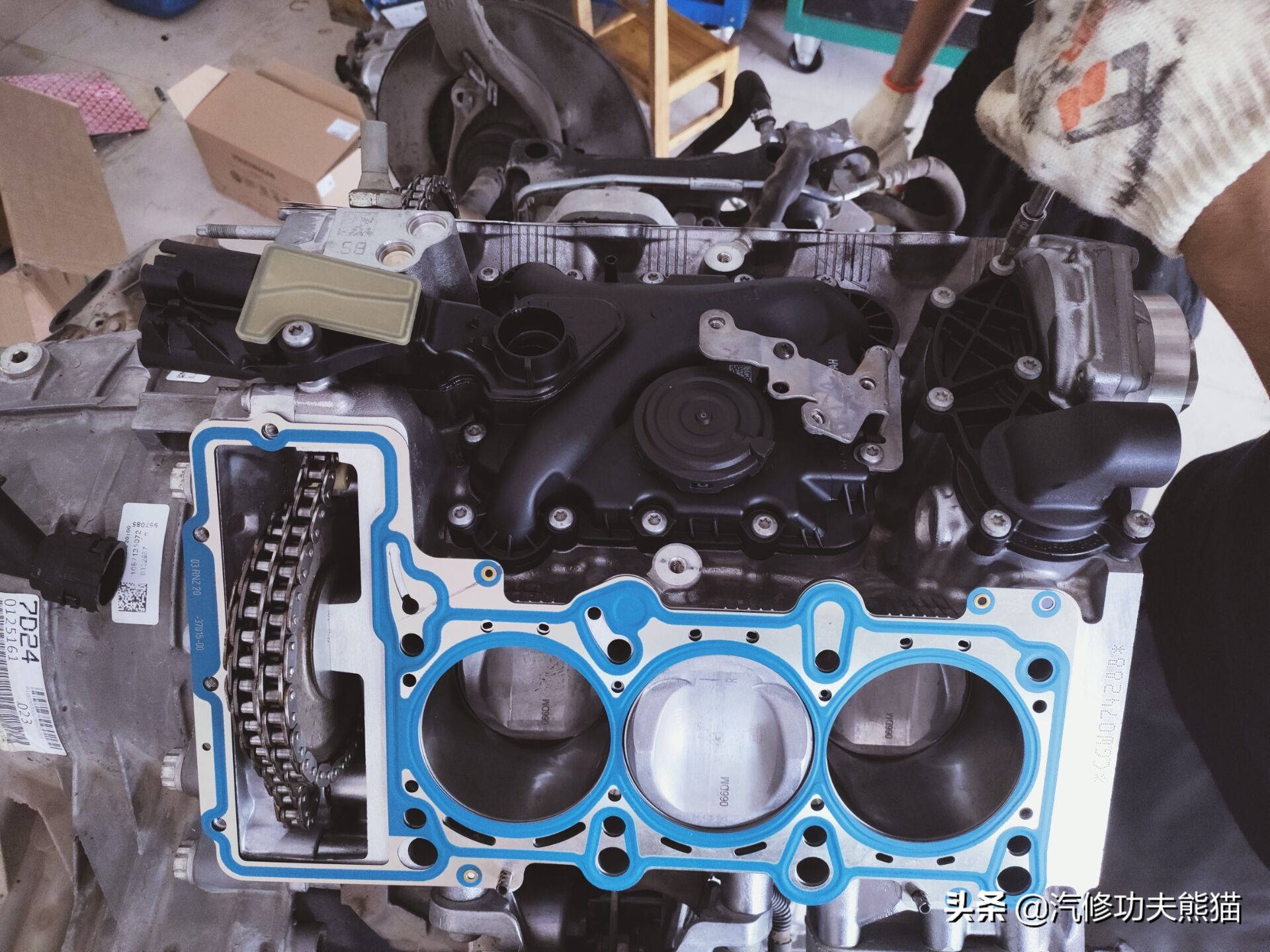 奥迪a8烧机油吗48v轻混,奥迪a8烧机油一千公里烧0.5正常吗