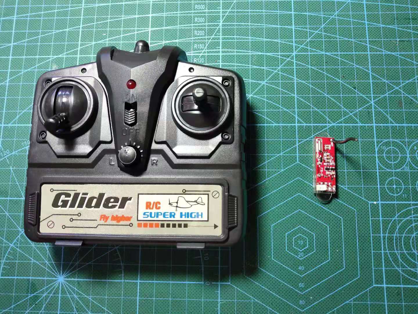 自制遥控飞机需要哪些材料,遥控飞机的遥控器自制