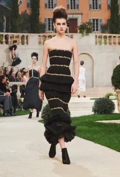 chanel香奈儿1995年时装秀,chanel香奈儿2015高级时装秀