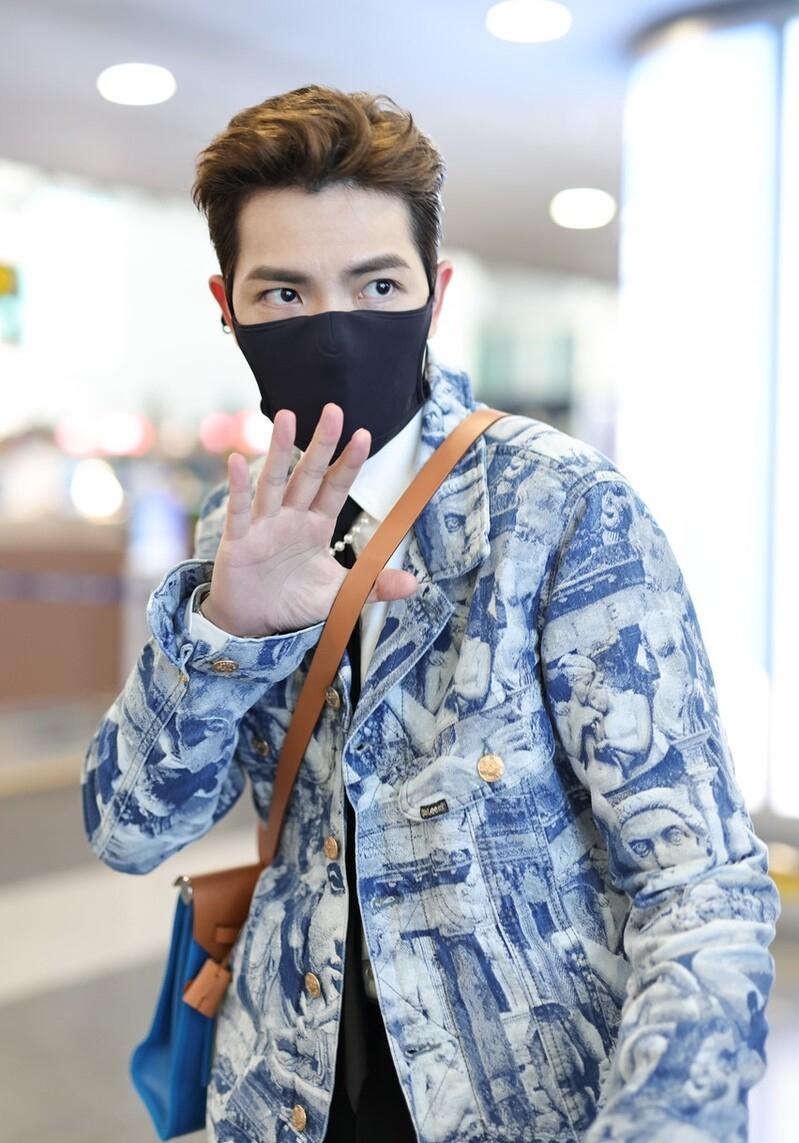 男士穿衣搭配杂志萧敬腾,萧敬腾日常穿搭男