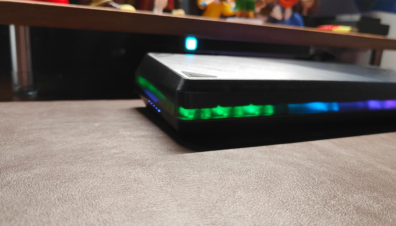 游戏宅理想桌面,电竞头戴式耳机rog棱镜s