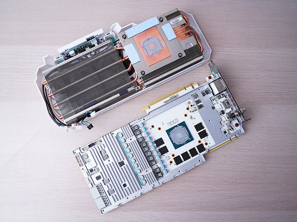 rtx2080名人堂10周年,黑白拼色主机