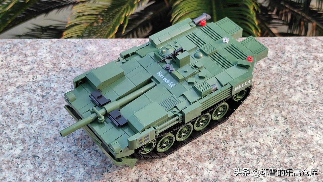 cobi积木坦克世界联名款开箱,坦克世界strv103b值得玩吗