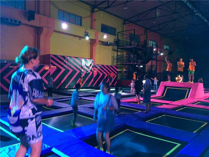 烟台疯狂蹦客乐园成人票价,烟台疯狂蹦客运动乐园团购