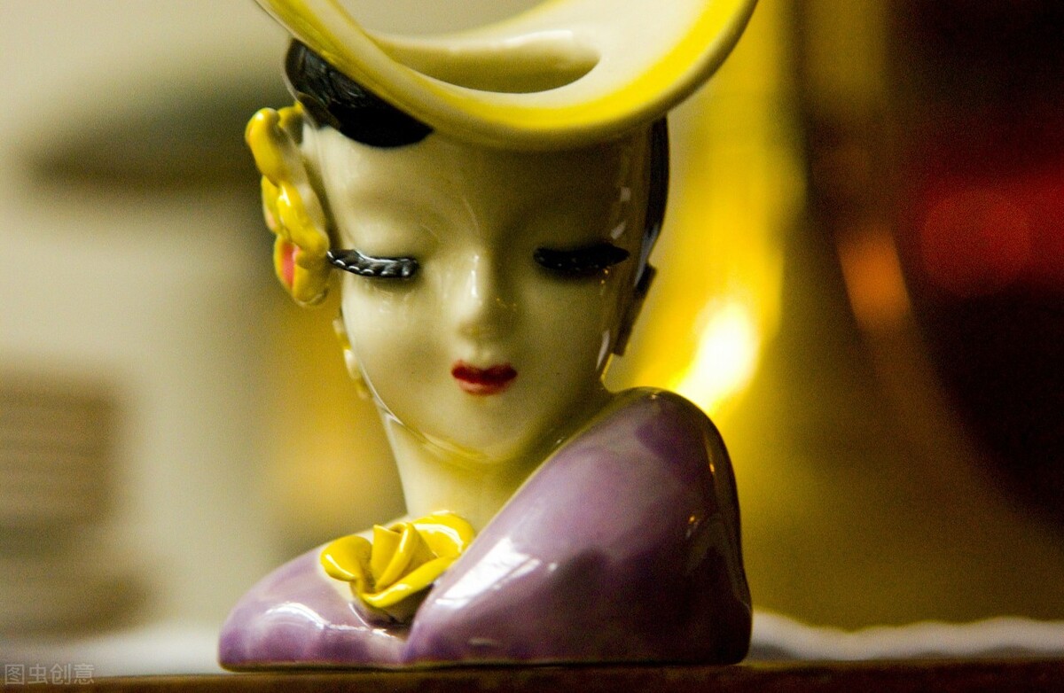 该怎么对待虚荣心强的人,虚荣心很强的人一般都有哪些表现