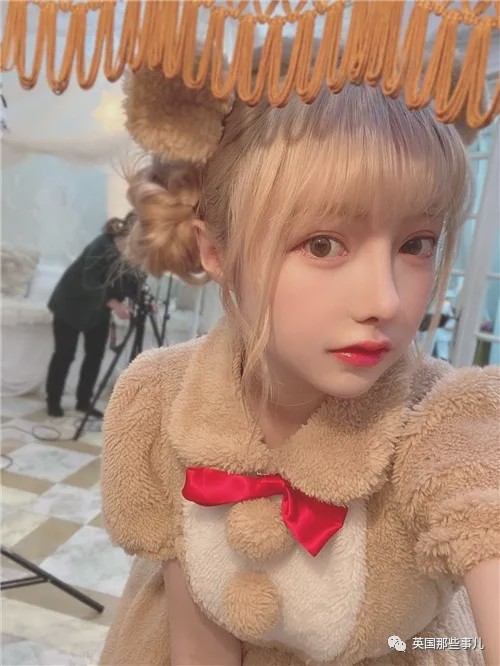 19岁少女整容成60岁大妈,女子花20w整容成网红脸