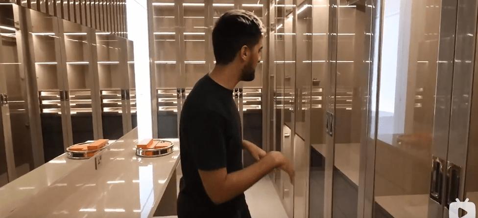 迪拜小哥豪宅,迪拜土豪哥卖劳斯莱斯