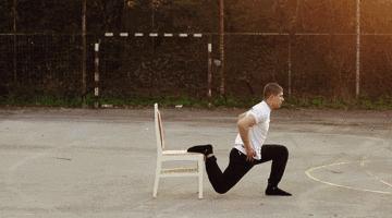 健身房不会用器械怎么健身,健身新手开始怎么练不用健身器材