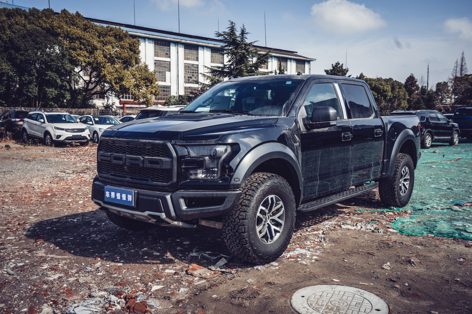 特斯拉cybertruck和福特f-150猛禽,福特猛禽f-150与小皮卡对比图