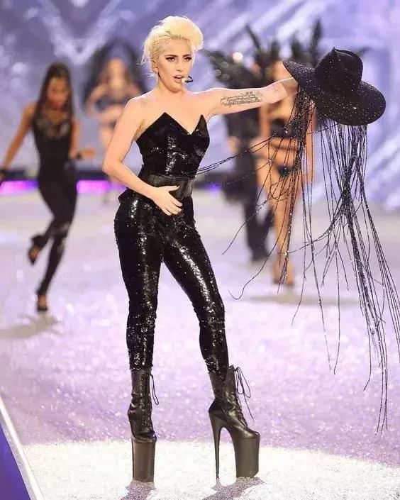 ladygaga2018杂志,ladygaga或许才是最后的赢家