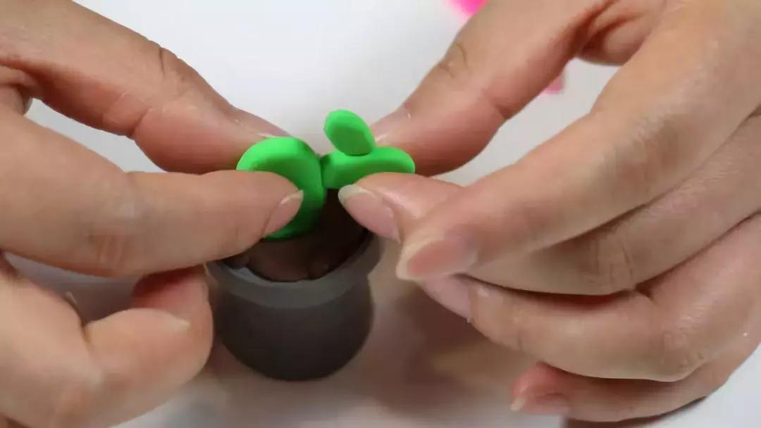 圆形手工制作仙人掌创意废物利用,硬卡纸仙人掌手工制作大全