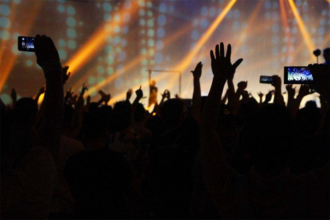 不要让孩子追星这样会毁掉孩子,把追星当人生重点的都是什么心态