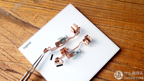 无边框开关插座,无边框开关插座拆解