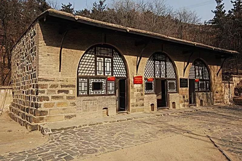 鑲茶嫳瀛︽牎鏃ュ父,鑲茶嫳瀛︽牎鍥炲繂