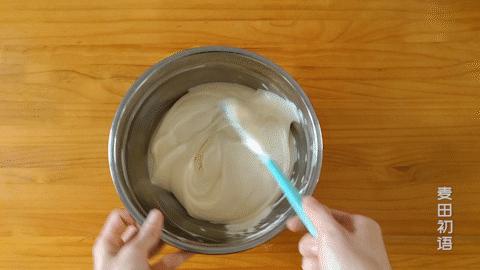 戚风蛋糕凹底和塌陷是怎么回事,做戚风蛋糕不塌陷的秘诀是啥