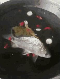 搞笑gif段子妹子你太皮了,搞笑gif段子妹子有点太淘气了