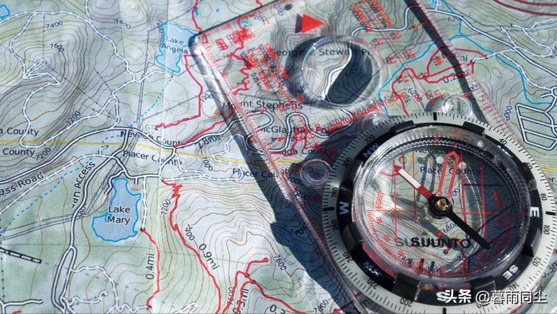 户外运动十大必备清单,户外必备的10大装备