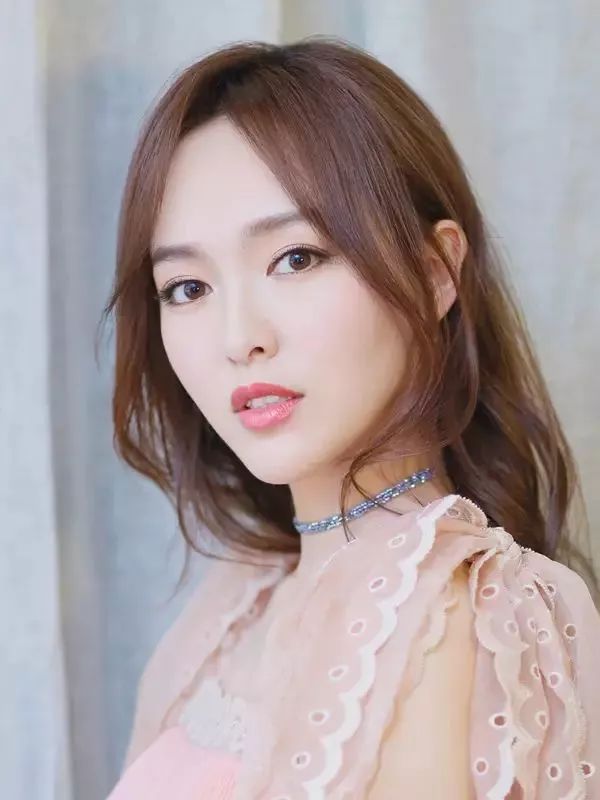 袁姗姗、唐嫣、马思纯的“伪素颜”，满满都是眼妆的硬技巧