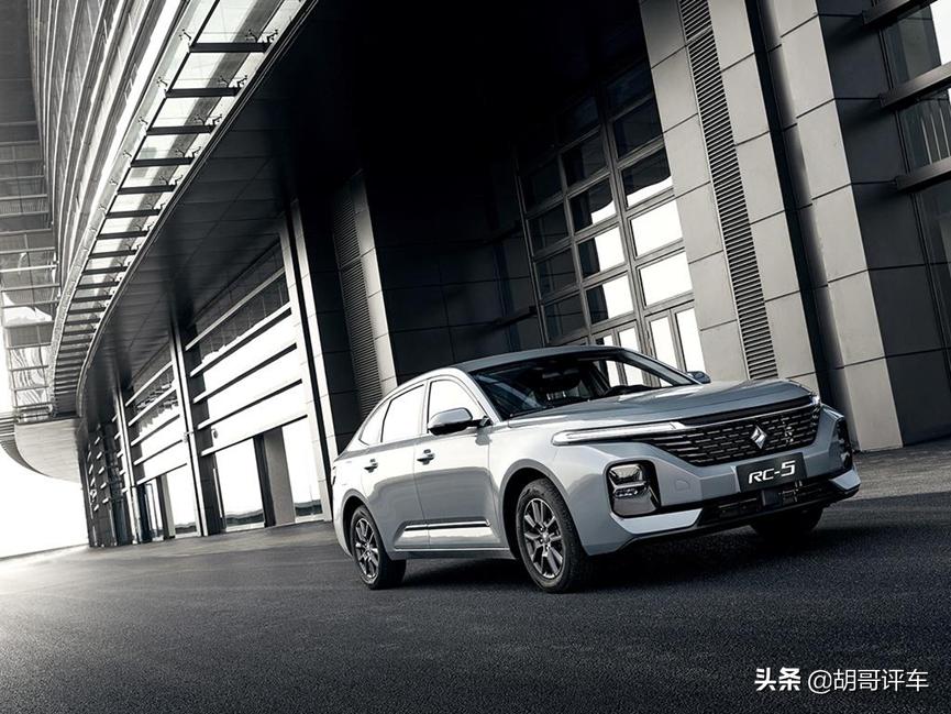 宝骏rc5对比轩逸2021,2万提了新宝骏rc-5