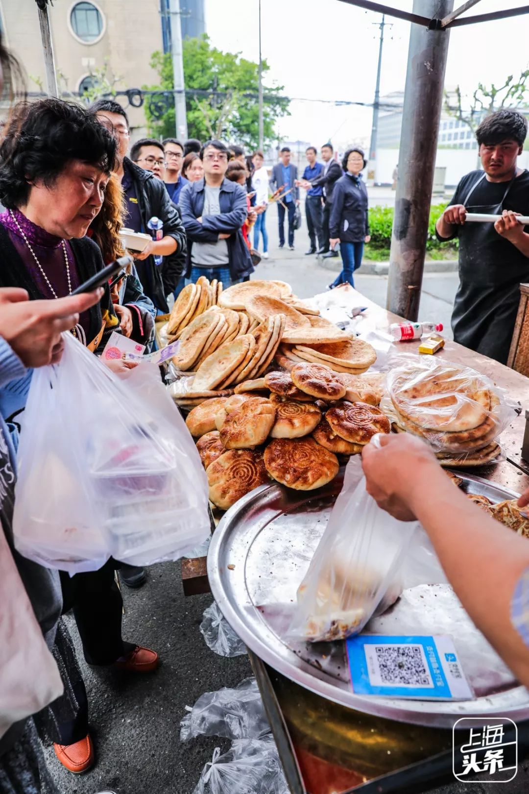 结棍！浦东版的“小*疆新**”美食一条街，让全上海人都羡慕