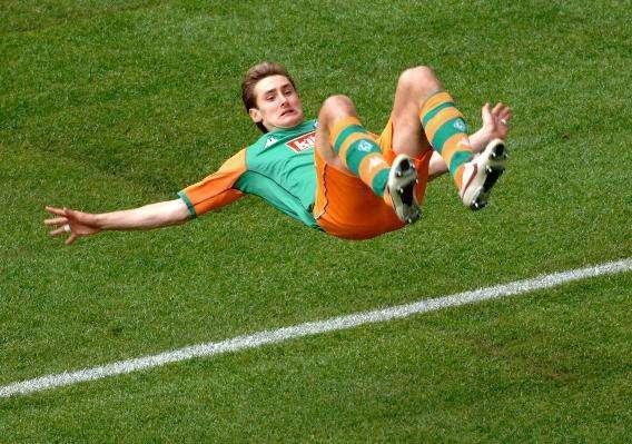 克洛泽世界杯4次空翻,克洛泽02年世界杯空翻