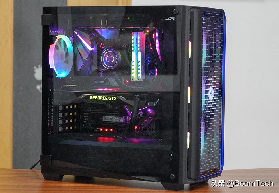 不对称设计点缀安钛克NX1000机箱体验