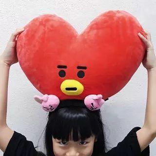 9岁小姑娘滑板视频,9岁滑板女孩