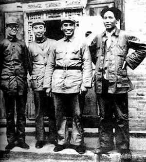 毛*东泽**眼中的周恩来：第一流的组织者和政治家