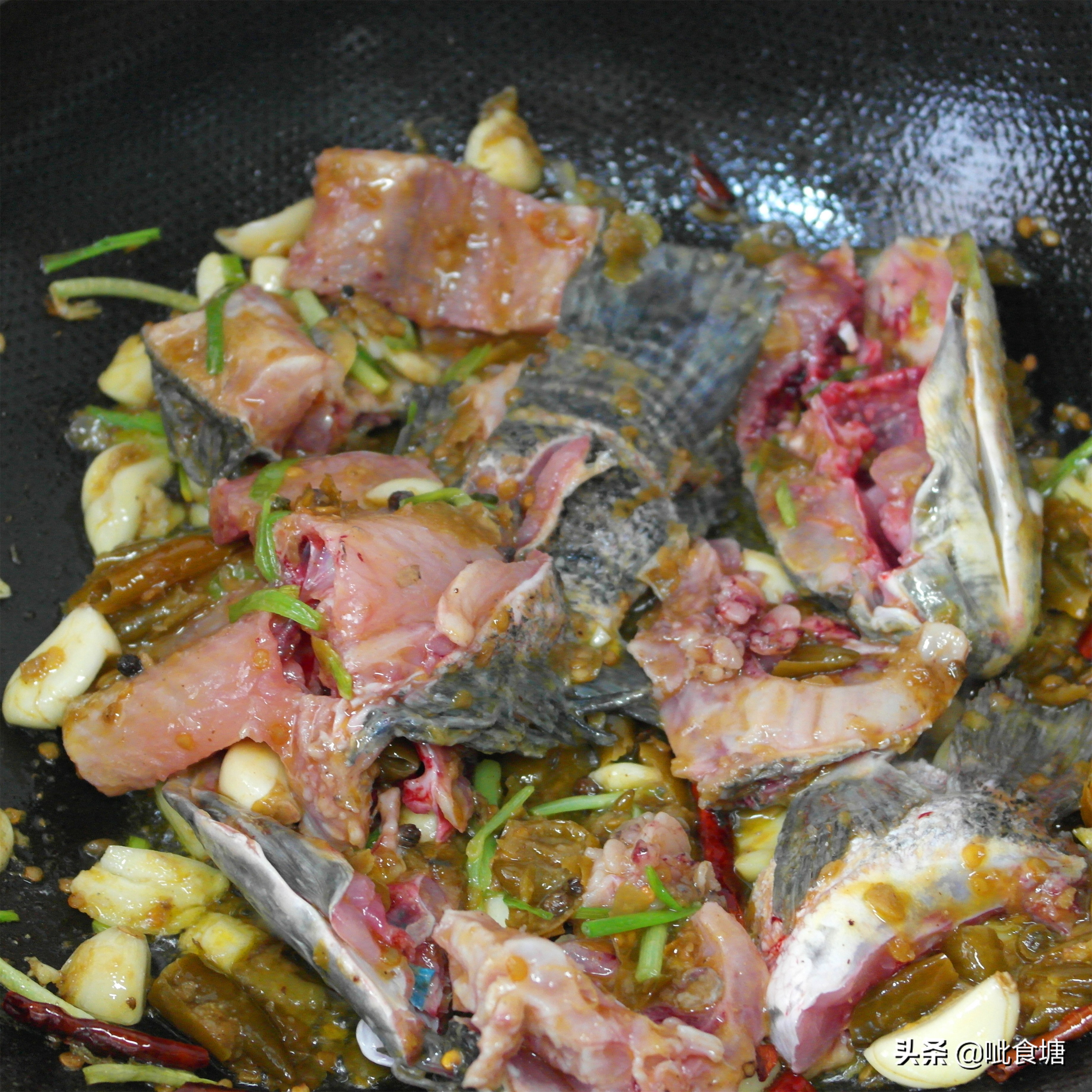 黑鱼最好吃的做法家常,黑鱼怎么做才不会又腥又臭呢