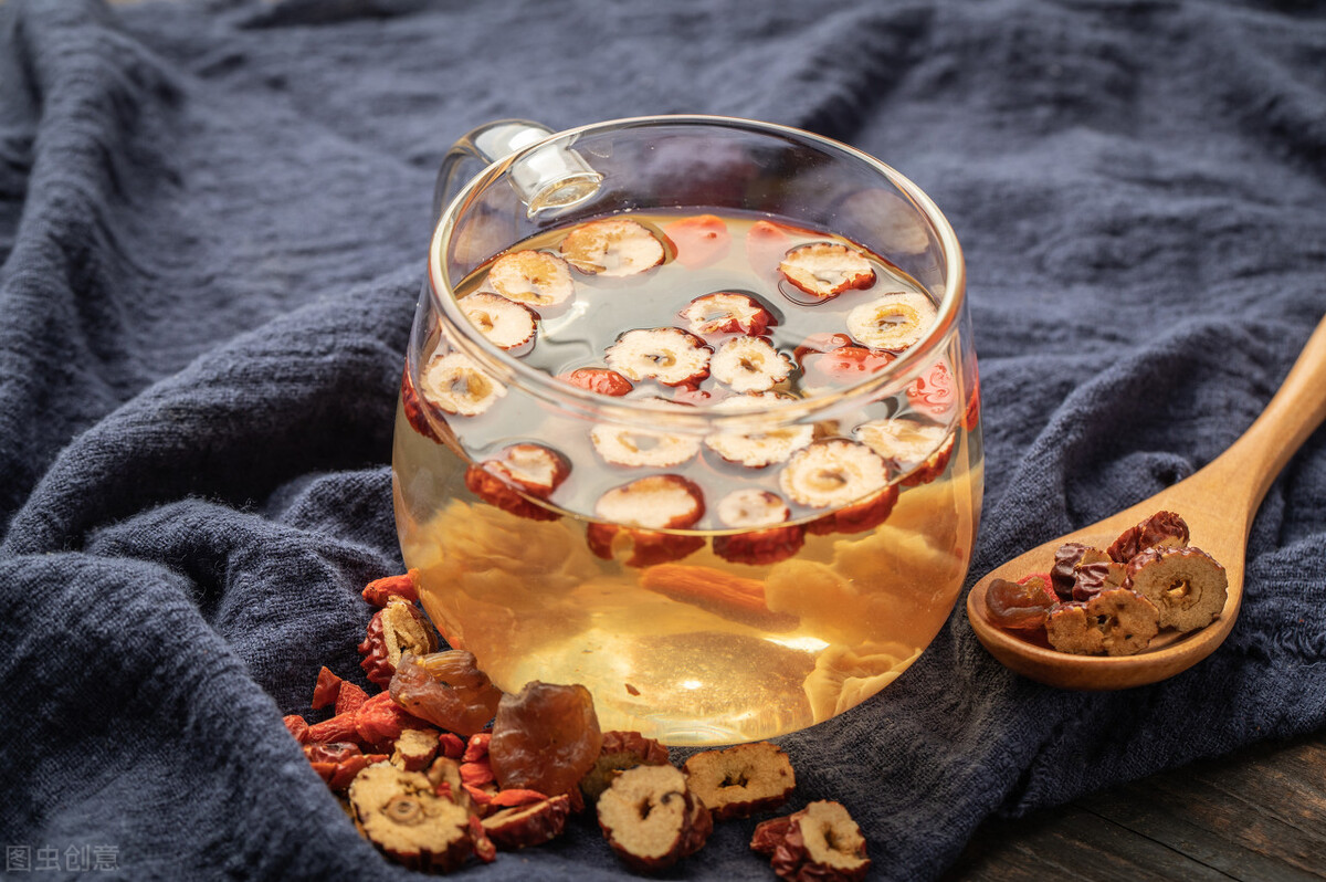 红枣枸杞泡水喝最佳配方,中药红枣枸杞的功效与作用