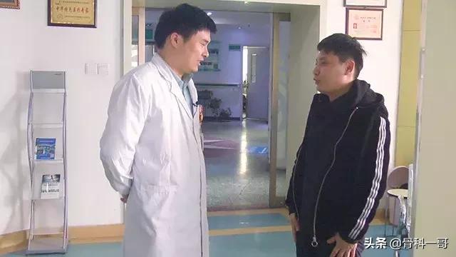 强直6年绝望自杀！在家人逼迫下，做出选择，竟然驼背也挺直了