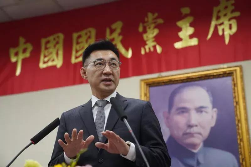 江启臣连任*党**主席,最大困难是对手强劲吗?