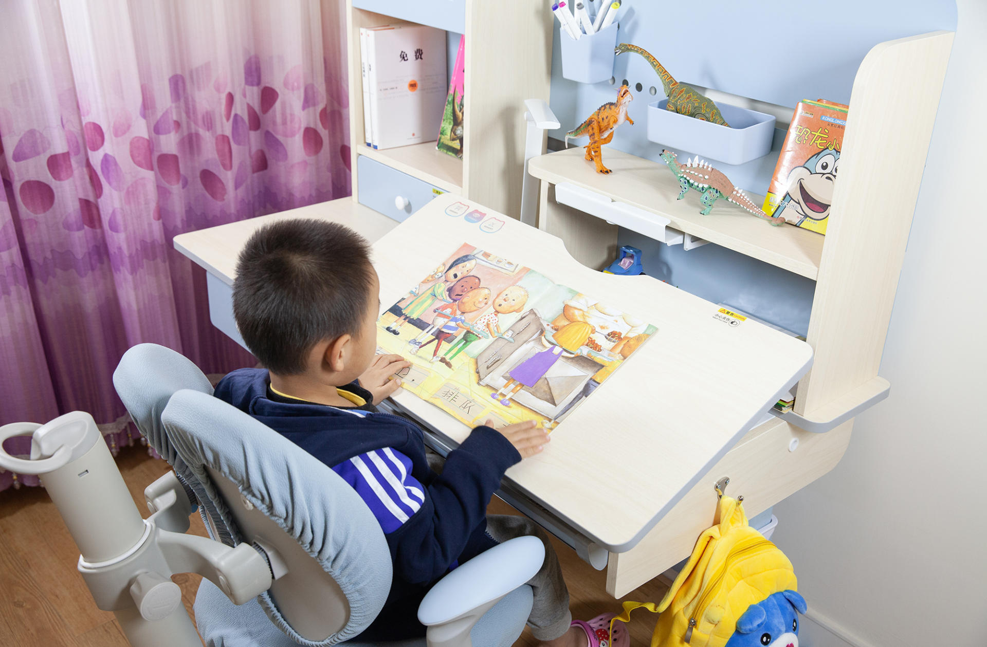 科贝森儿童学习桌和爱果乐,怎么买便宜又好用的儿童学习桌