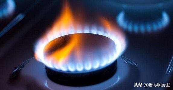 燃气灶着火正确处理方法,燃气灶一直按可以把开关按坏