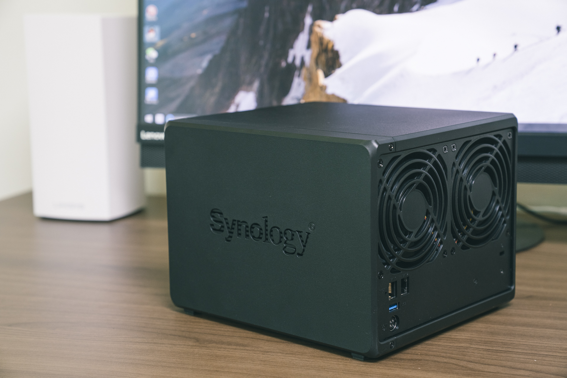 群晖4盘位nas哪个型号值得买,群晖ds220+和ds420+的区别