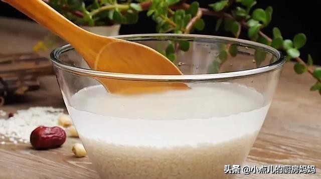 年夜饭上一定要蒸年年有余八宝饭,年夜饭之红糖糯米八宝饭