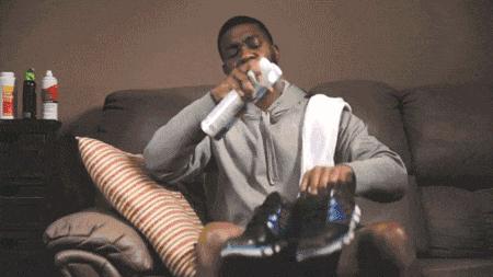 睡前脚上涂牙膏会怎么样,得了脚气用牙膏涂抹可以吗