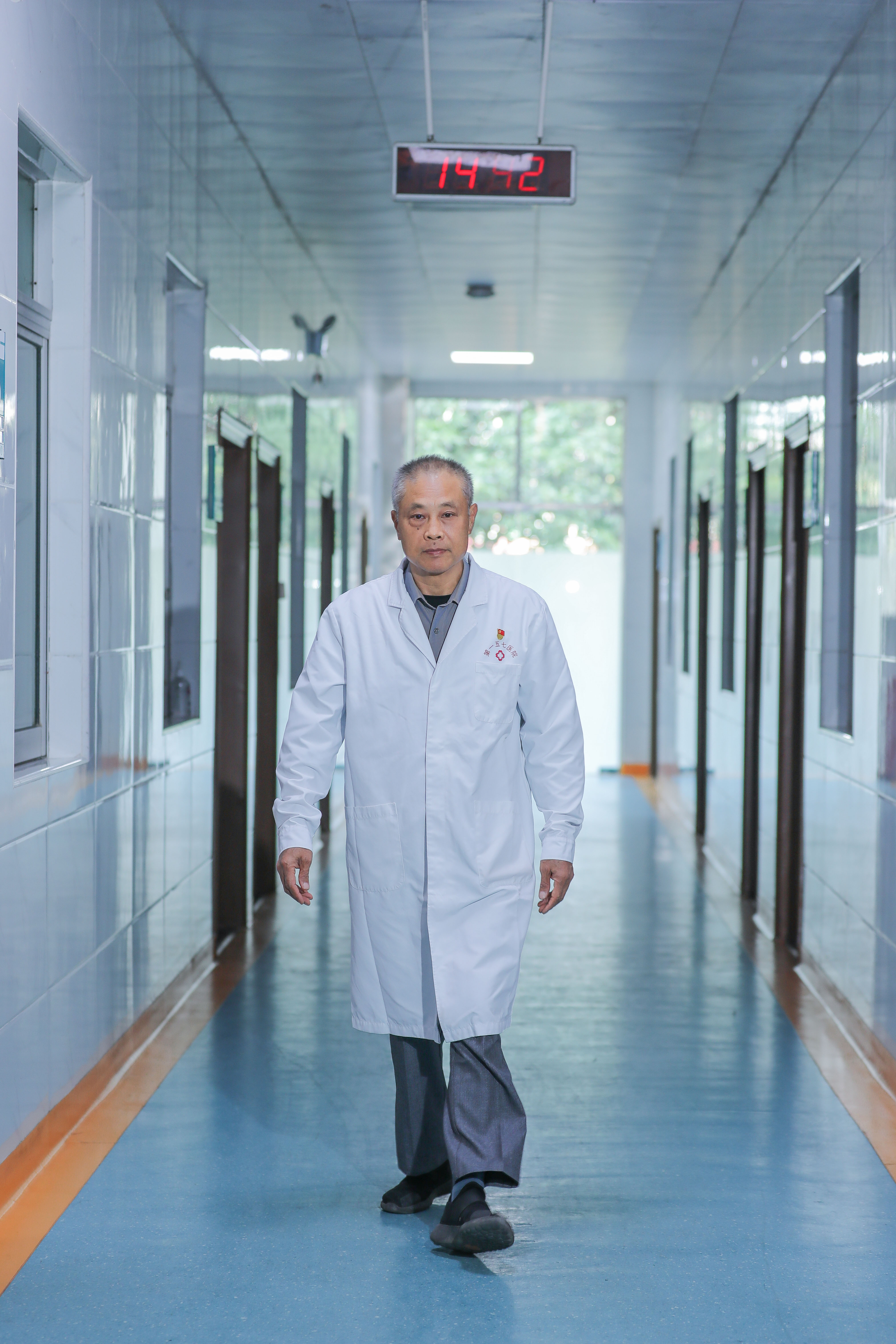 医生27年治愈无数病人,仁心妙手创奇迹