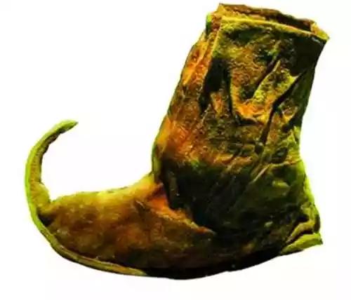 古代人的鞋尖为什么向上翘,古代鞋头上翘有什么好处