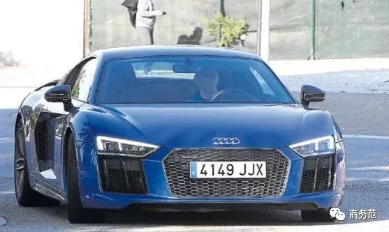 17岁梅西首秀照片,梅西34岁首战刷爆3项纪录