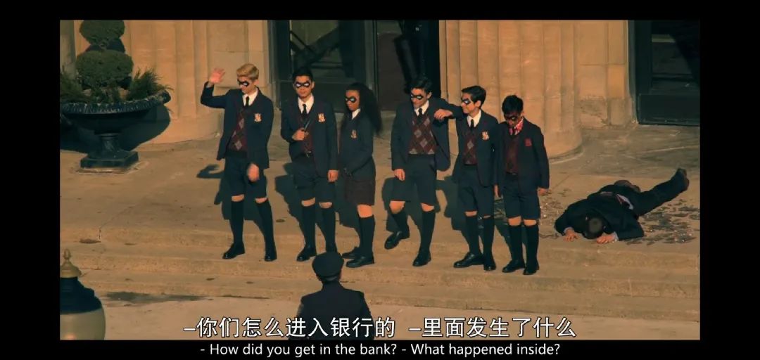 凭什么它能在国外爆火？《伞学院》告诉我们：超人不好当