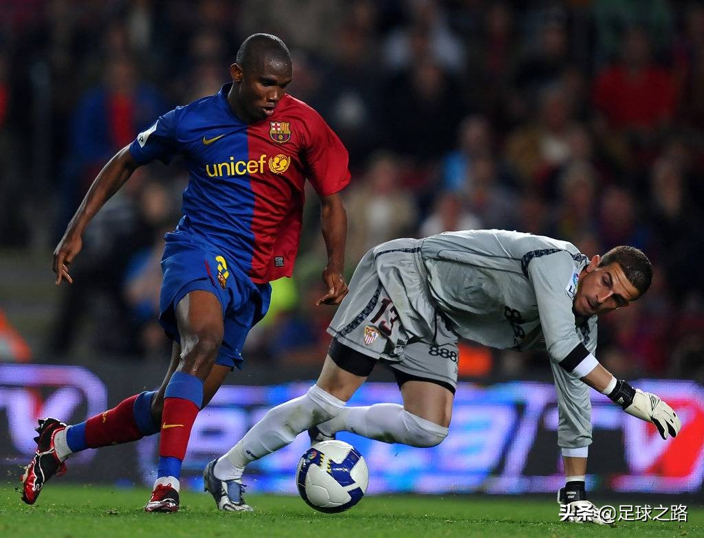 十个足球比赛常用过人教学,球场上的经典技巧大家都学一学吧