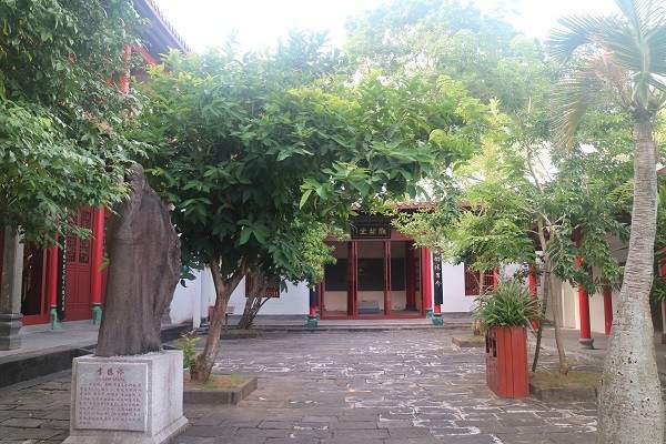 领略海口美丽风光，尝尽海口的各种美食