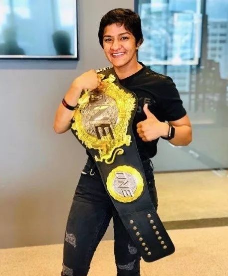 摔跤吧爸爸原型真实照片,摔跤吧爸爸原型爸爸有儿子吗