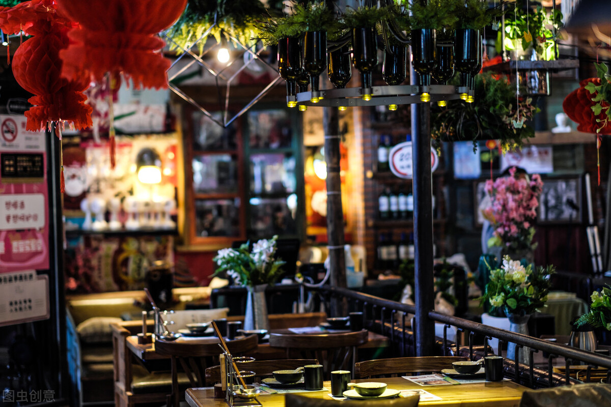 现在谈恋爱男人送女孩啥礼物最好,恋爱中女人给男人送什么礼物