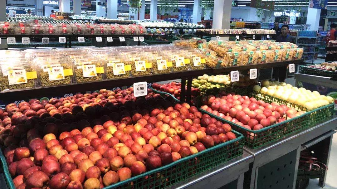 超市五一主题陈列,五一节超市入口创意陈列