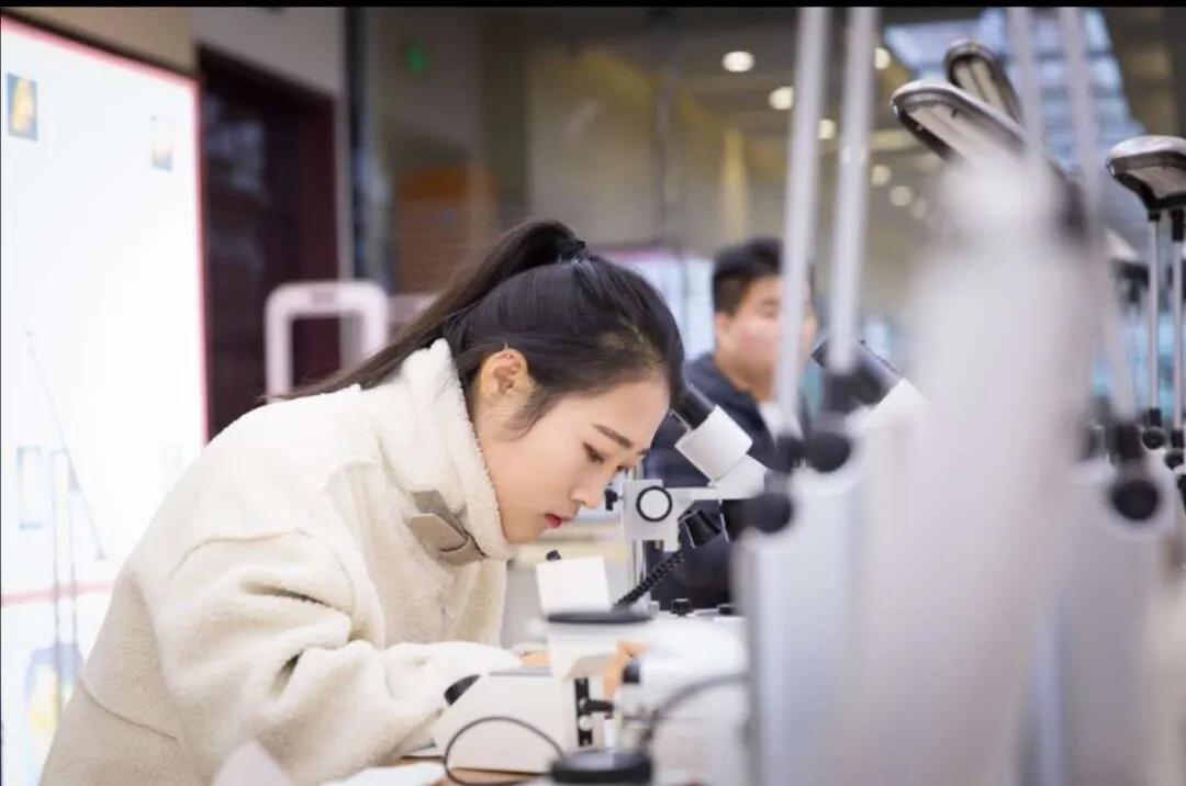 山东理工大学拍毕业照的地方,山东理工职业学院在飞机拍毕业照