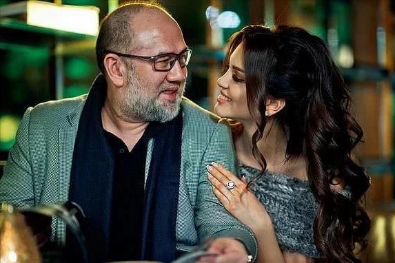 大马前国王与俄选美皇后结婚,俄选美皇后王室婚姻梦碎净身出户