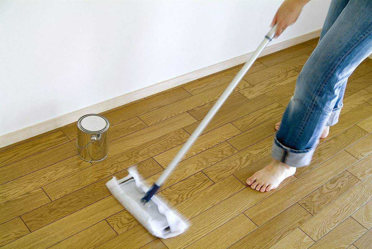 清水拖地水渍太多教你一个技巧,拖地时水里加点什么拖得干净